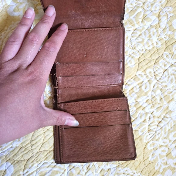 Authentic Louis Vuitton Monogram Bi-Fold - Picture 14 of 16